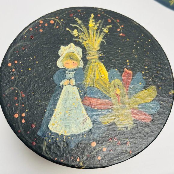 Hand Painted Little Girl Bird 6" Lidded Round Cardboard Box Vtg Signed - Picture 9 of 9